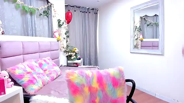 Snapshot of Keiry_Paloma chatting on 02/21/26, 01:46 Keiry Paloma online show from 02/21/26, 01:46