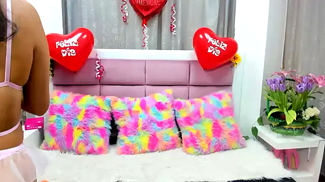 Snapshot of Keiry_Paloma chatting on 02/13/26, 01:55 Keiry Paloma online show from 02/13/26, 01:55