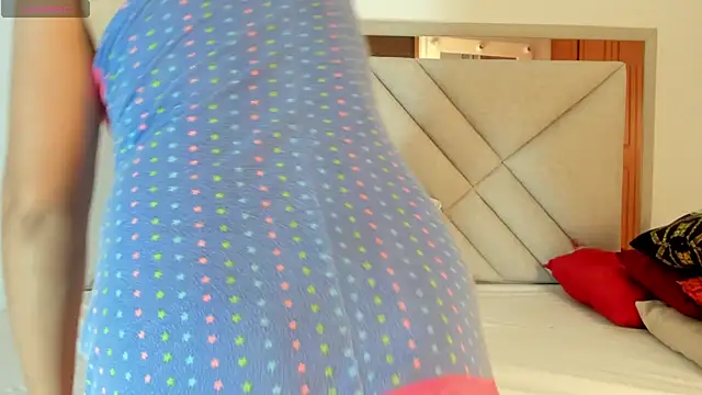 Snapshot of AmberQueen1 chatting on 02/04/26, 12:11 AmberQueen1 online show from 02/04/26, 12:11