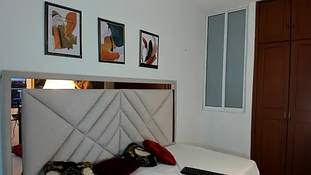 Snapshot of AmberQueen1 chatting on 02/16/26, 12:15 AmberQueen1 online show from 02/16/26, 12:15