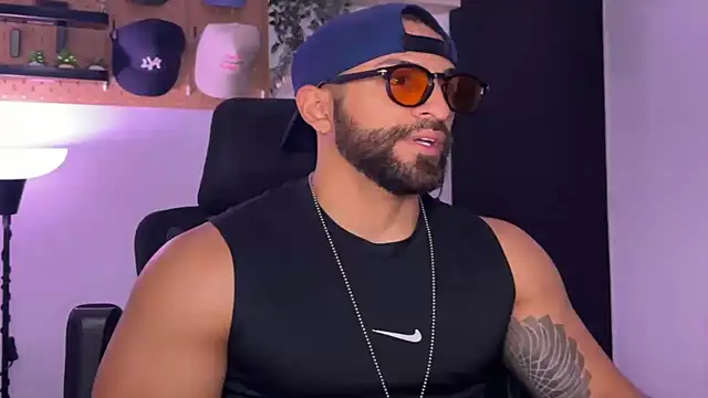 SamDornan51 online show from 04/21/26, 01:42