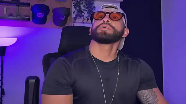 SamDornan51 online show from 04/10/26, 01:45