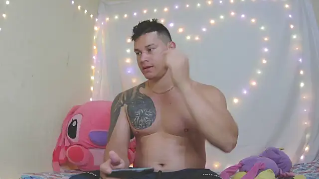 Snapshot of Eternalfuego chatting on 03/01/26, 12:43 Eternalfuego online show from 03/01/26, 12:43