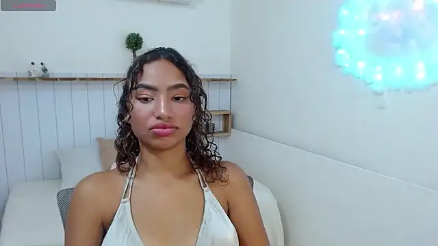 Mona Mistic online show from 03/03/26, 07:43