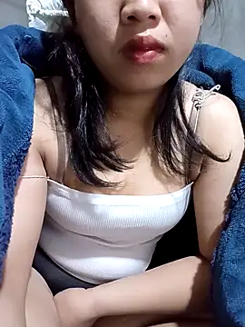 Snapshot of Slutty_18 chatting on 02/07/26, 12:40 Slutty 18 online show from 02/07/26, 12:40