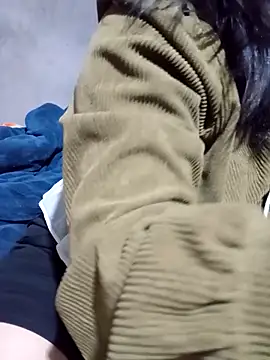 Snapshot of Slutty_18 chatting on 02/17/26, 05:49 Slutty 18 online show from 02/17/26, 05:49