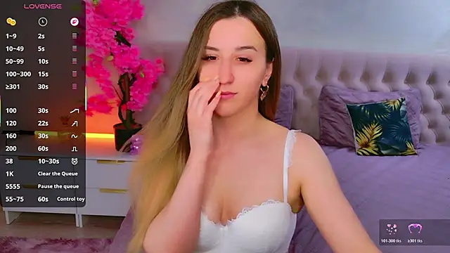 JasminUqueen online show from 06/03/26, 01:17