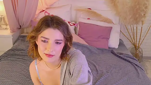 Snapshot of mmm__yes chatting on 02/12/26, 01:55 mmm yes online show from 02/12/26, 01:55