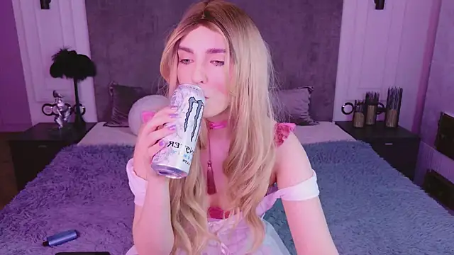 mmm  yes online show from 04/03/26, 02:12