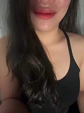 QuynhAnh 2k1 online show from 02/25/26, 06:52