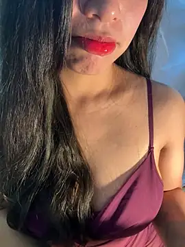 QuynhAnh 2k1 online show from 02/20/26, 07:43