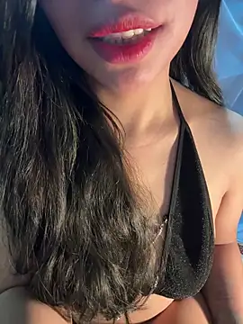 QuynhAnh 2k1 online show from 02/23/26, 09:32