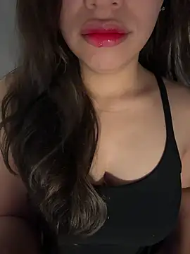 QuynhAnh 2k1 online show from 02/18/26, 10:06