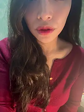 QuynhAnh 2k1 online show from 02/08/26, 02:20