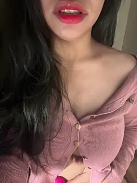 QuynhAnh 2k1 online show from 02/21/26, 05:48