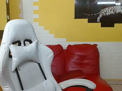 Snapshot of chacorta_ chatting on 04/23/26, 02:08 chacorta online show from 04/23/26, 02:08