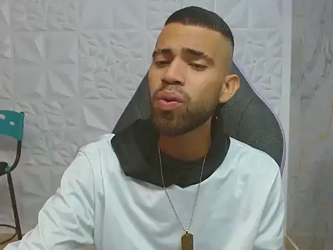 Snapshot of chacorta_ chatting on 02/21/26, 01:02 chacorta online show from 02/21/26, 01:02