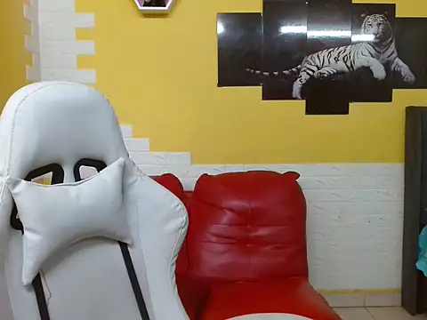 Snapshot of chacorta_ chatting on 05/26/26, 12:36 chacorta online show from 05/26/26, 12:36