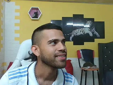 Snapshot of chacorta_ chatting on 05/15/26, 12:52 chacorta online show from 05/15/26, 12:52