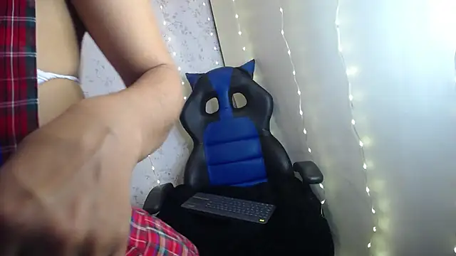 Snapshot of moriah_h chatting on 02/27/26, 12:27 moriah h online show from 02/27/26, 12:27