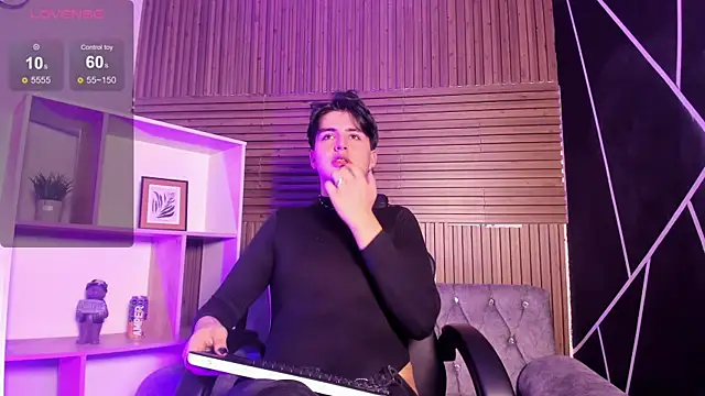 noahWolff  online show from 02/25/26, 04:34