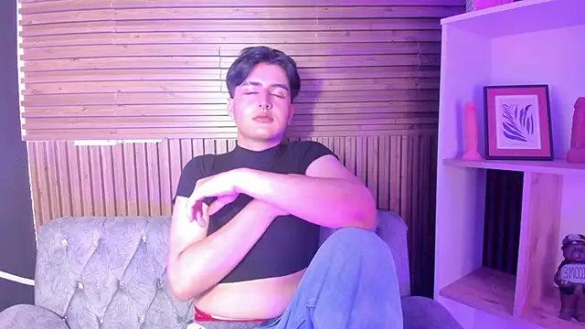 noahWolff  online show from 02/12/26, 05:18