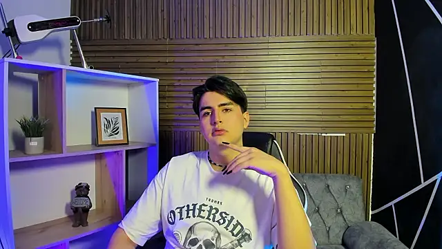 noahWolff  online show from 02/26/26, 05:40