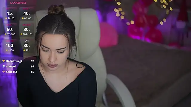 OliviaMoore  online show from 02/17/26, 06:49