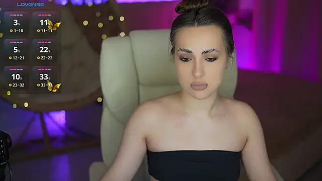 OliviaMoore  online show from 03/11/26, 02:33