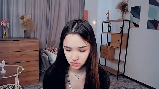 AvantgardAlone online show from 02/06/26, 10:33