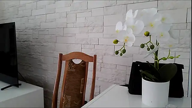 Snapshot of JuliaLovely chatting on 06/14/26, 02:07 JuliaLovely online show from 06/14/26, 02:07