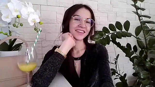 Snapshot of JuliaLovely chatting on 02/19/26, 02:47 JuliaLovely online show from 02/19/26, 02:47