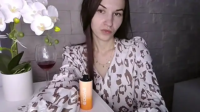 JuliaLovely online show from 03/27/26, 04:52