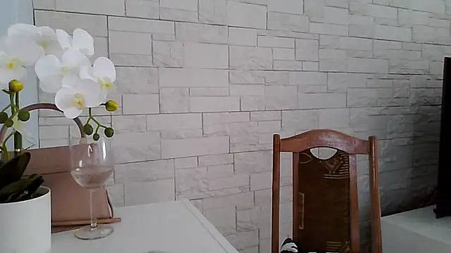Snapshot of JuliaLovely chatting on 07/15/26, 02:24 JuliaLovely online show from 07/15/26, 02:24