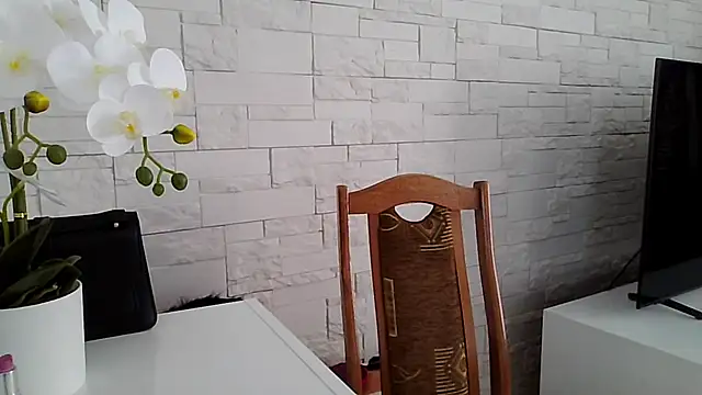 Snapshot of JuliaLovely chatting on 06/09/26, 02:18 JuliaLovely online show from 06/09/26, 02:18