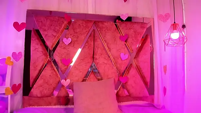 Snapshot of shantal_cooper_ chatting on 02/18/26, 07:10 shantal cooper online show from 02/18/26, 07:10