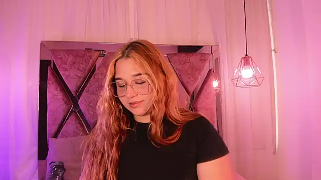 Snapshot of shantal_cooper_ chatting on 02/09/26, 07:12 shantal cooper online show from 02/09/26, 07:12