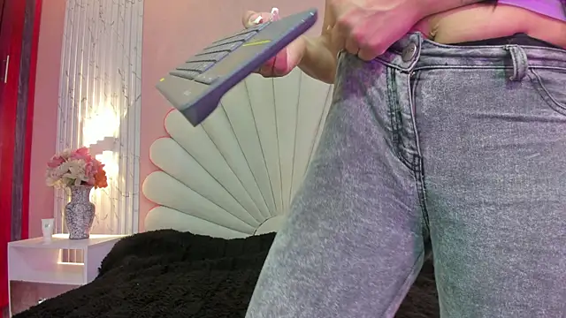 Snapshot of Kateemos chatting on 02/12/26, 01:44 Kateemos online show from 02/12/26, 01:44