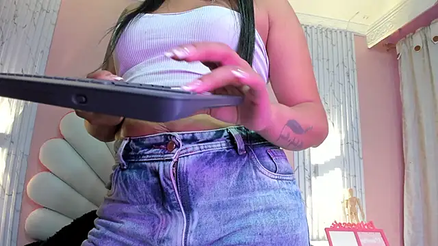 Snapshot of Kateemos chatting on 02/07/26, 01:08 Kateemos online show from 02/07/26, 01:08