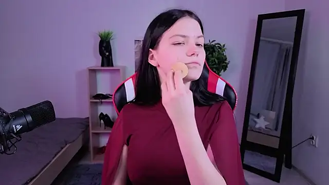 Snapshot of Maria_trend chatting on 02/18/26, 04:58 Maria trend online show from 02/18/26, 04:58