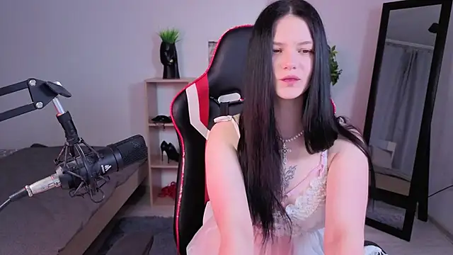 Snapshot of Maria_trend chatting on 02/17/26, 06:49 Maria trend online show from 02/17/26, 06:49