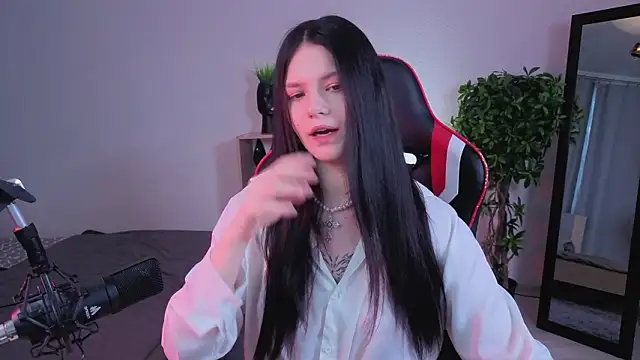 Snapshot of Maria_trend chatting on 02/14/26, 02:50 Maria trend online show from 02/14/26, 02:50