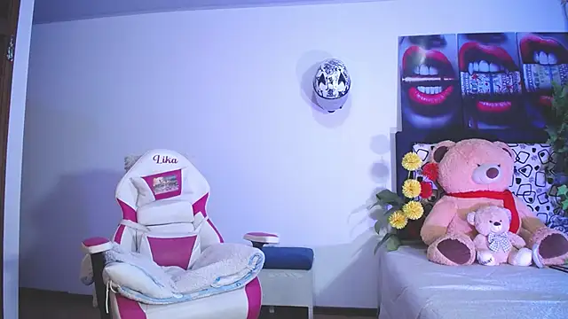 lika little0 online show from 06/08/26, 01:00