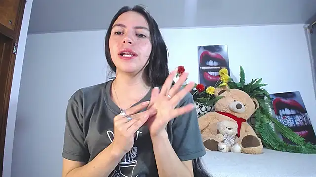 lika little0 online show from 04/08/26, 11:39