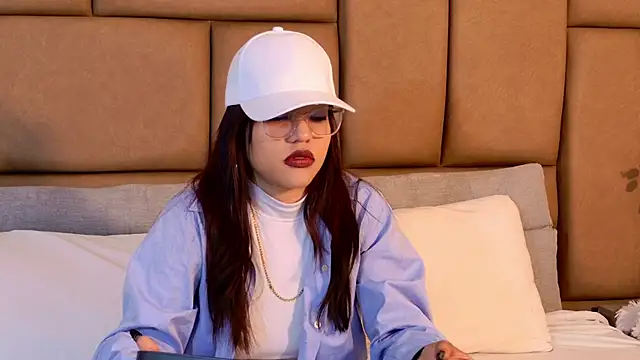 AntonellaBons online show from 04/14/26, 11:54