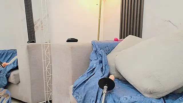 EmmaLebrun online show from 02/12/26, 03:56