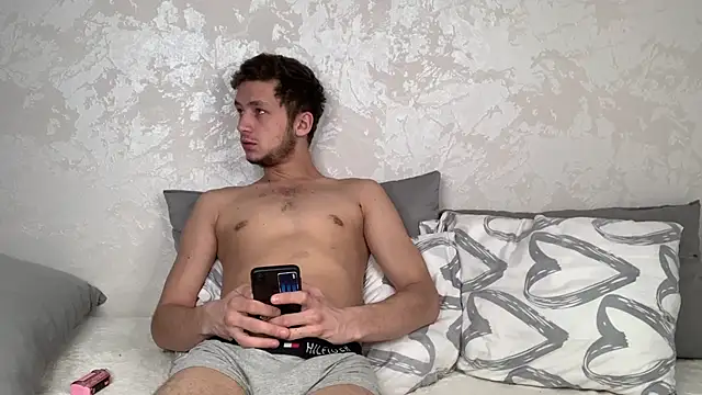 MoonBabyCouple online show from 03/21/26, 08:30