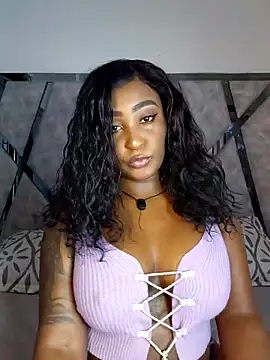 Snapshot of Denise_wolfe21 chatting on 06/19/26, 04:13 Denise wolfe21 online show from 06/19/26, 04:13