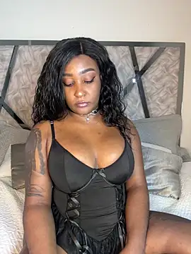 Snapshot of Denise_wolfe21 chatting on 02/05/26, 07:43 Denise wolfe21 online show from 02/05/26, 07:43