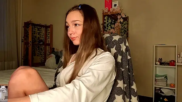 Snapshot of HoneyComfy chatting on 02/17/26, 11:18 HoneyComfy online show from 02/17/26, 11:18